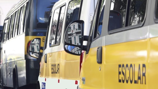 Lei que libera estacionamento para o transporte escolar é inconstitucional, defende a Prefeitura do Rio