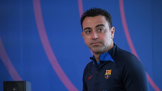 Xavi, técnico do Barcelona, confirma que volta de Messi é prioridade no clube