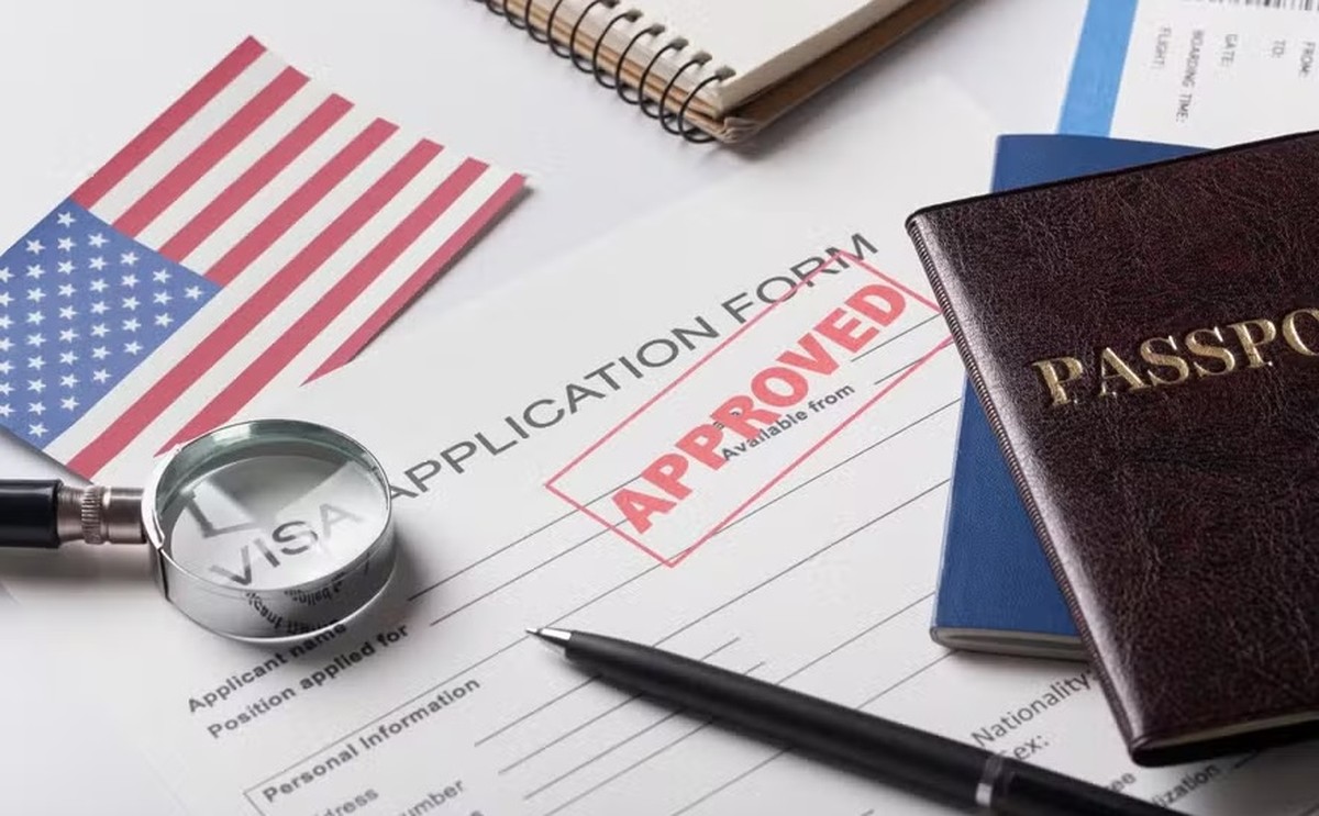 Trabalhadores entram com ação nos EUA contra taxa de US$ 100 mil para visto de trabalho imposta por Trump