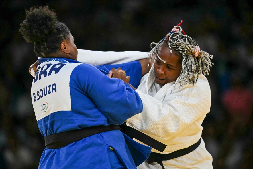 Beatriz Souza derrota francesa Romane Dicko e está na final do judô em Paris-2024