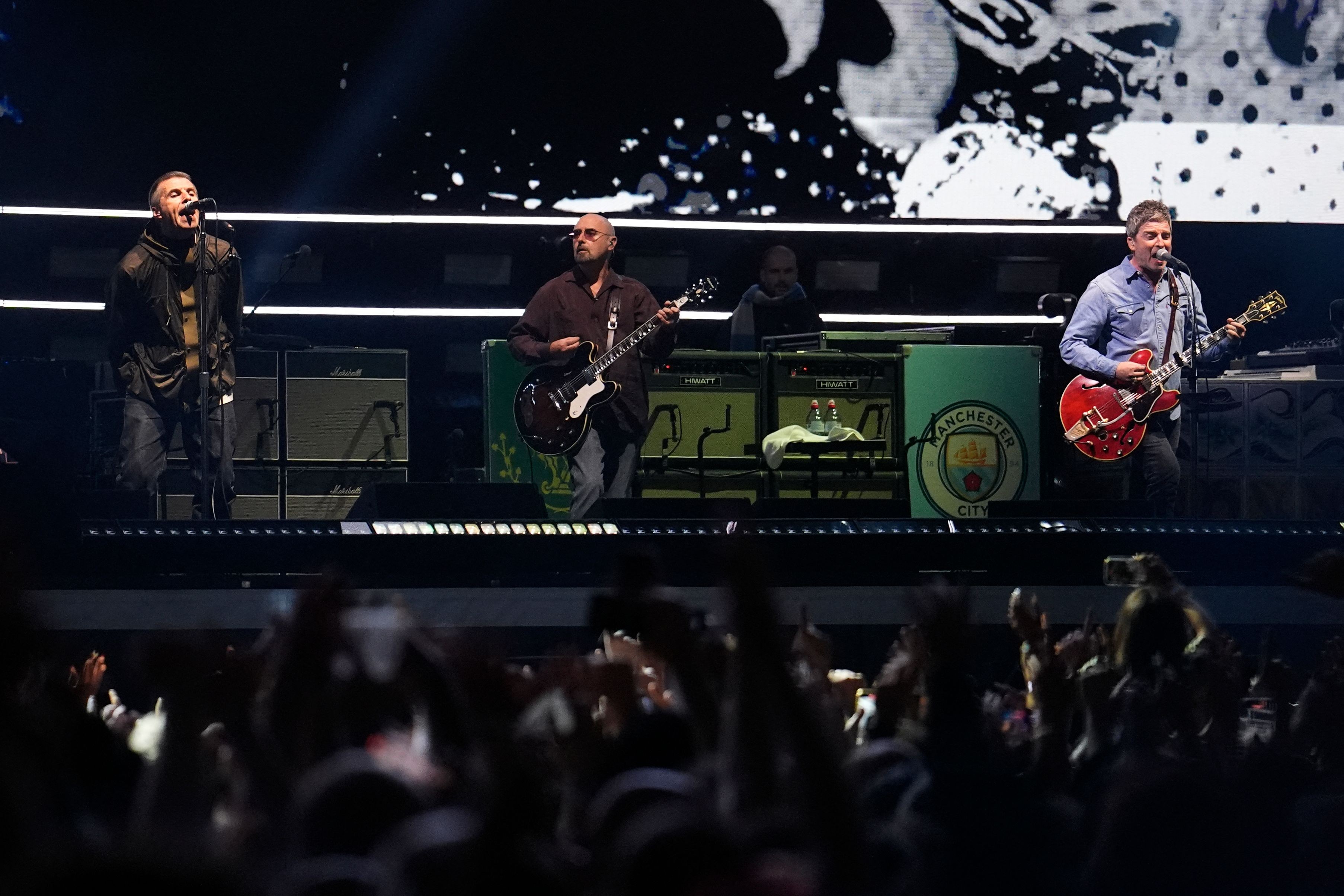 Oasis de volta? Site dá 'spoiler' de venda de ingressos para nova turnê com reedição de show histórico da banda; entenda