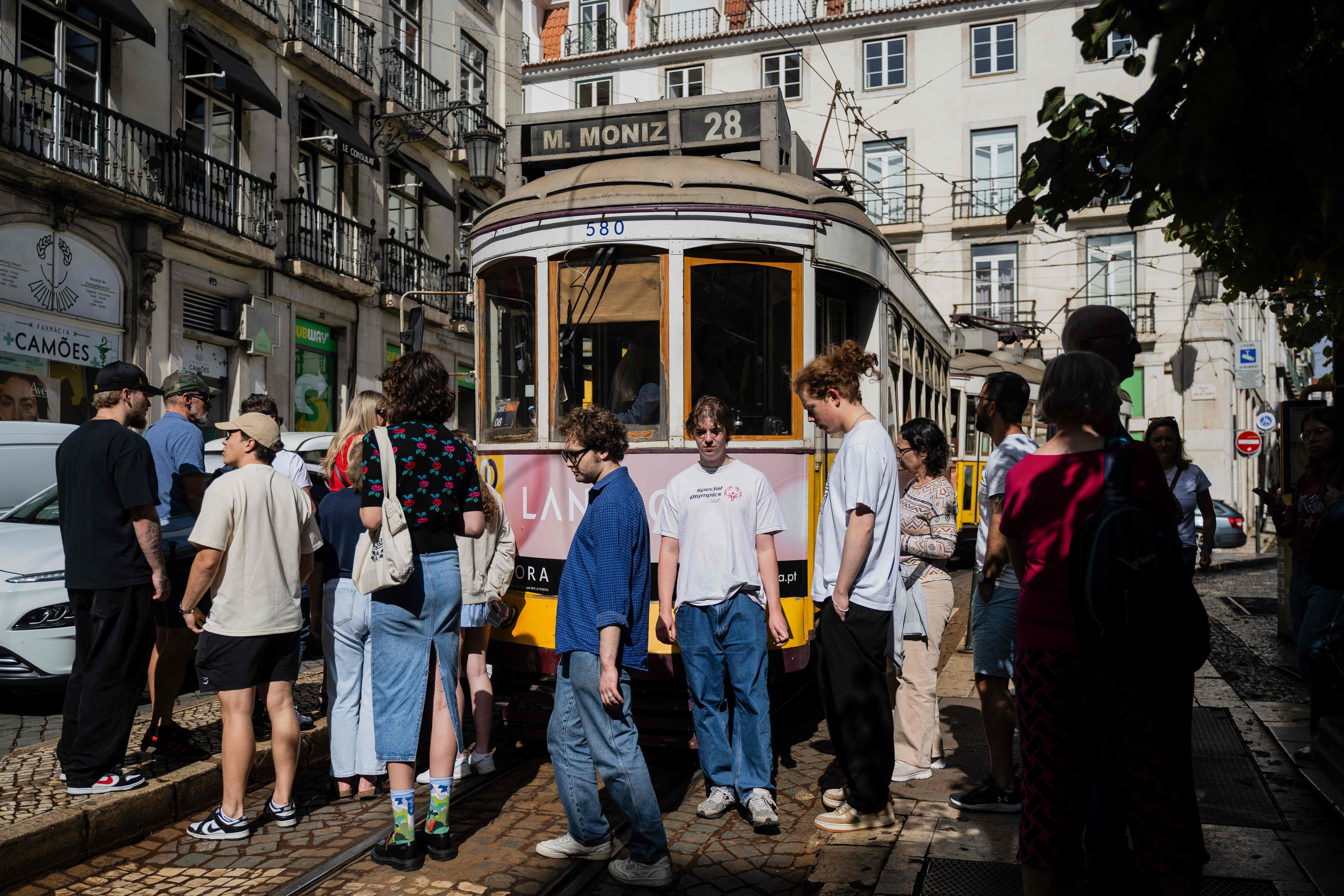 Brasileiros lideram concessão de vistos para Portugal