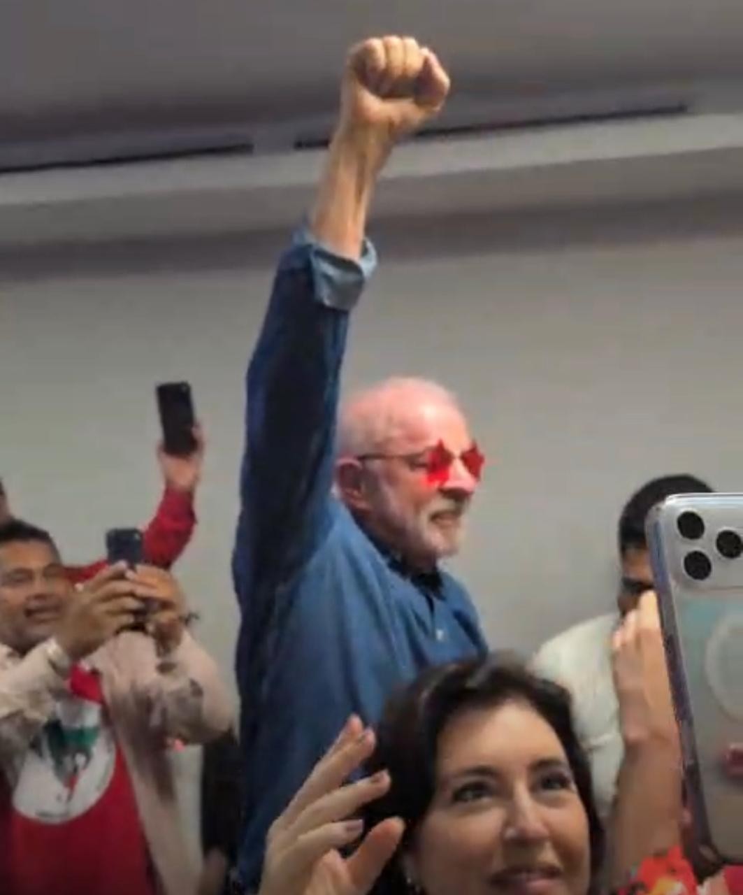Lula chorou assim que vitória na eleição foi confirmada; veja fotos exclusivas da comemoração - Foto