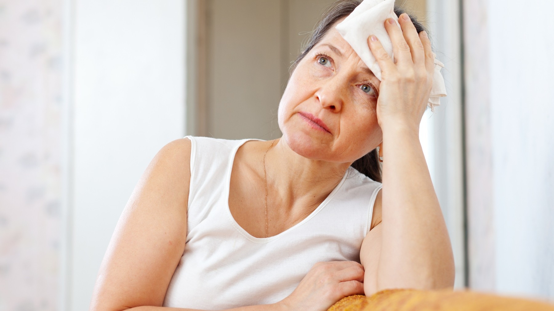 Menopausa: além das ondas de calor, entenda os impactos no sono, no corpo e na sexualidade