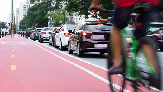 Bicicleta é alternativa sustentável de mobilidade urbana e conexão com transporte público