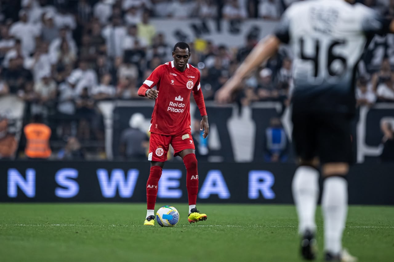 “Sentimos o silêncio depois que o telefone para de tocar”: jogadores e ex-jogadores criam plataforma para atletas sem clube, a Empregol - Foto