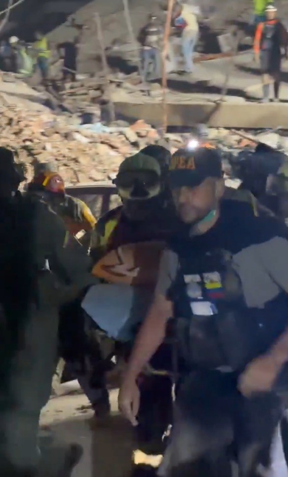 Menino de 11 anos é resgatado vivo três dias após terremotos na Venezuela