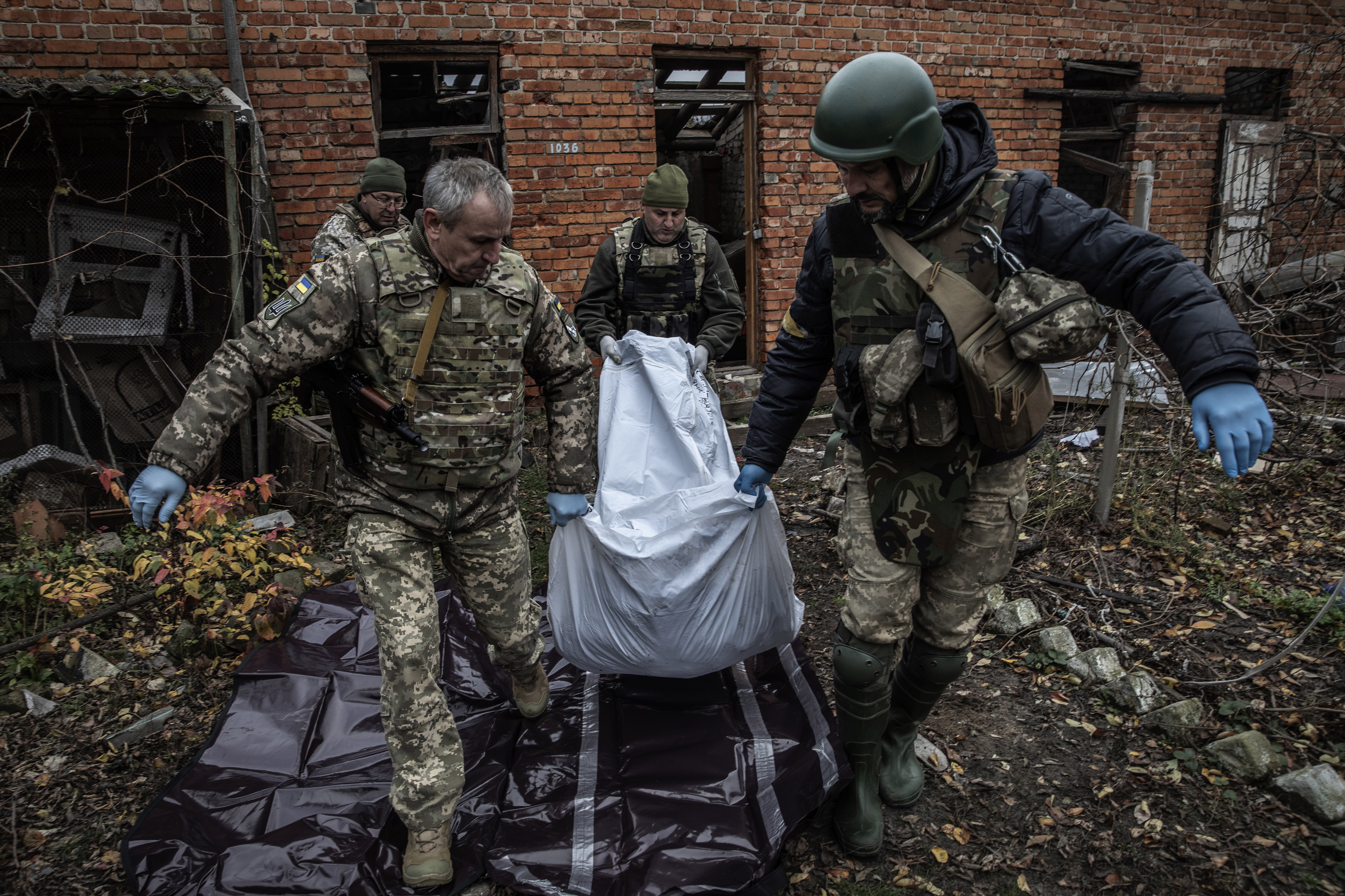 Rússia entrega à Ucrânia corpos de 563 soldados mortos na guerra