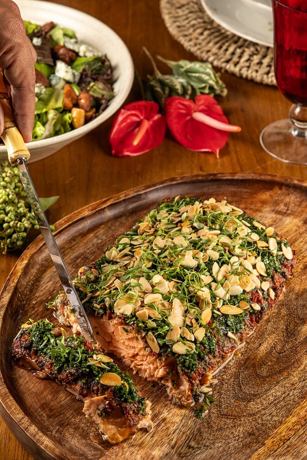 Gula Gula Crusted Salmon — Photo: Disclosure/Tomás Rangel