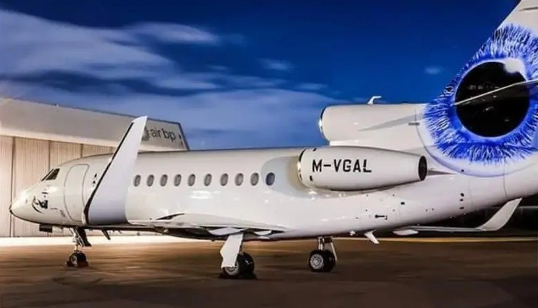 Oprah Winfrey e Richard Branson possuem um Gulfstream GH50, aeronave que custa R$ 354,8 milhões — Foto: Reprodução