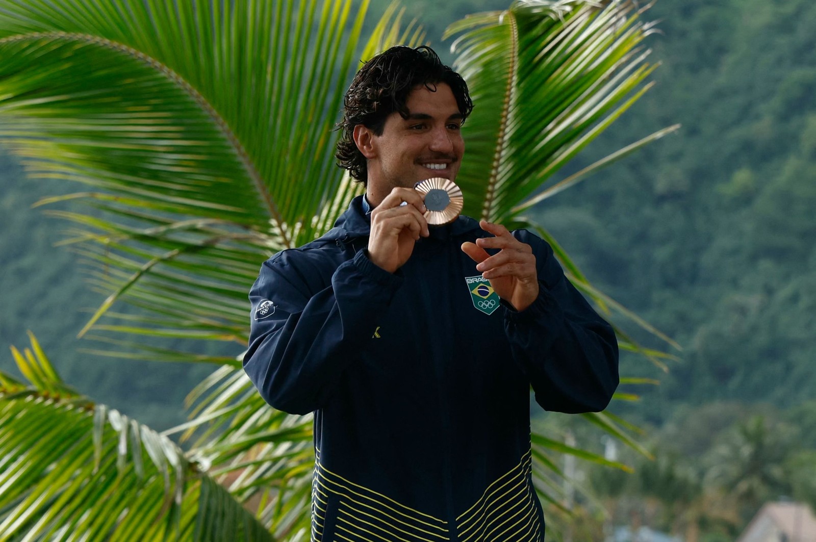 Gabriel Medina conquistou a medalha de bronze nas Olimpíadas de Paris 2024 — Foto: Ben THOUARD / AFP