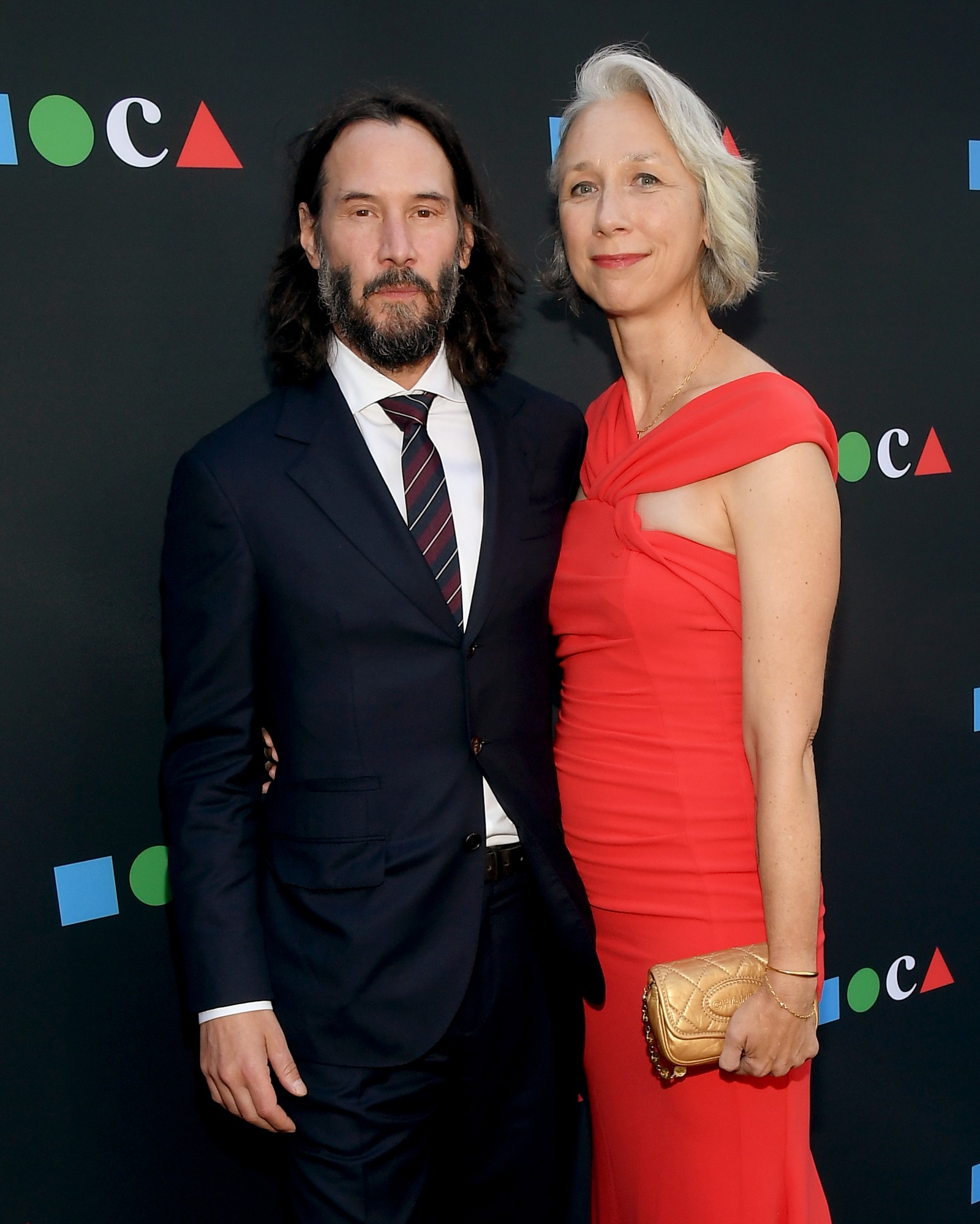 Namoro, noivado ou casamento? Quem é a artista visual com quem Keanu ...