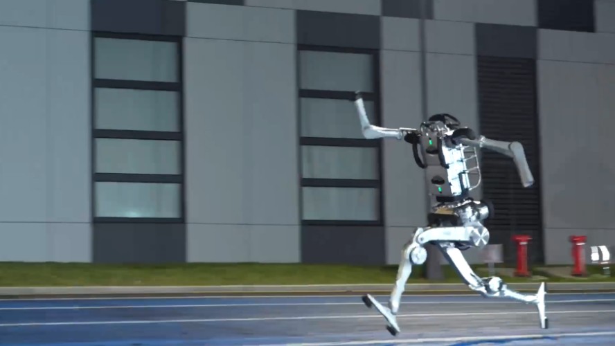 Robô humanoide chinês corre mais rápido que seres humanos — mas tem dificuldade para frear - QTU Questões do Universo