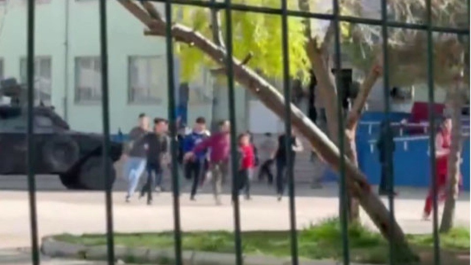 Ataque em escola na Turquia chega a 10 mortos após menina de 11 anos não resistir