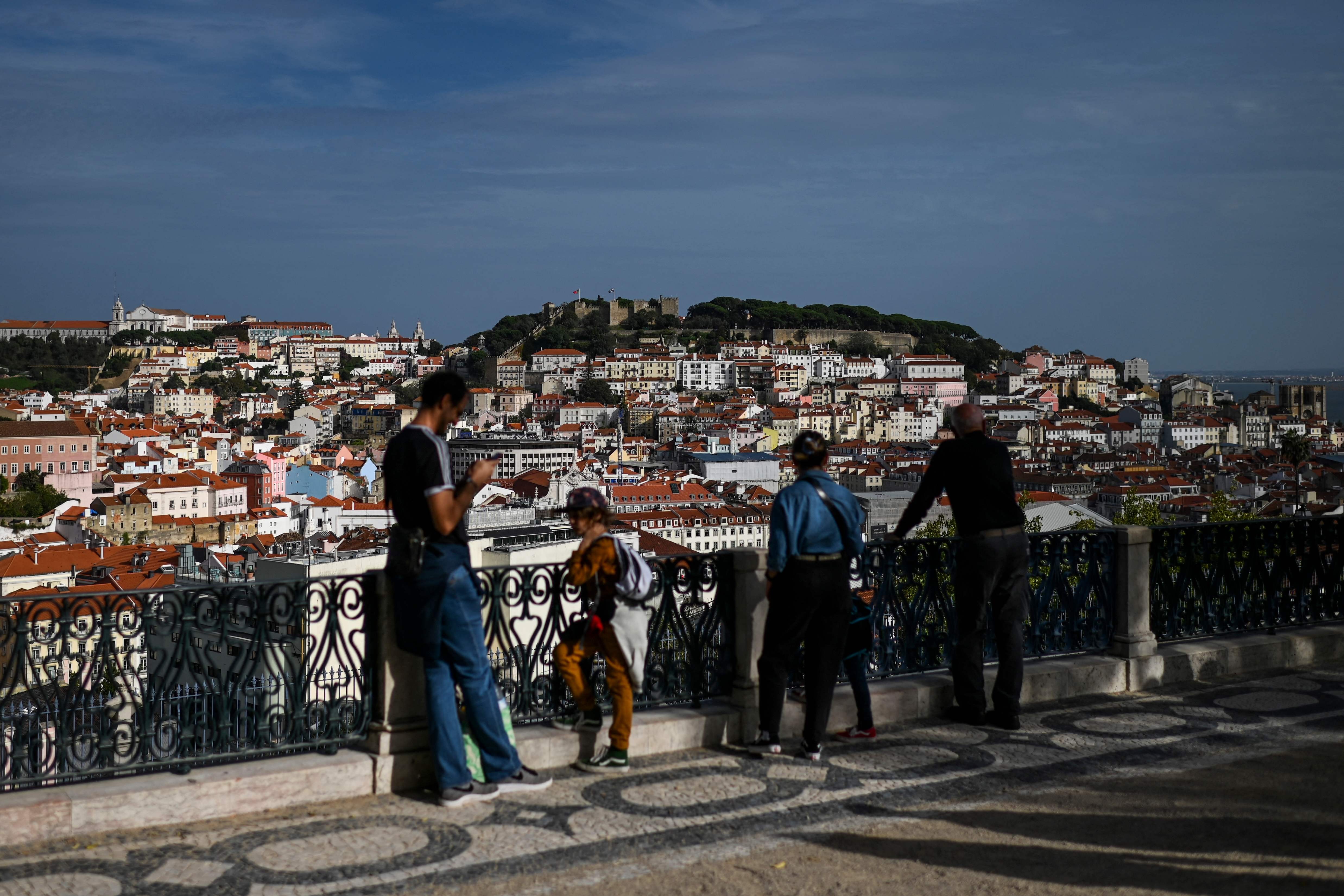Portugal Citizenship Rule Delay: Government Misses Deadline, Leaving Thousands in Limbo