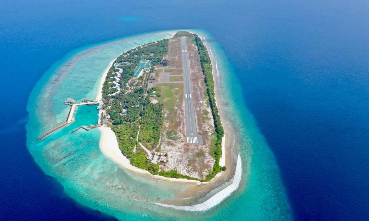 O Aeroporto de Ifuru, no Atol Raa, nas Ilas Maldivas — Foto: Reprodução