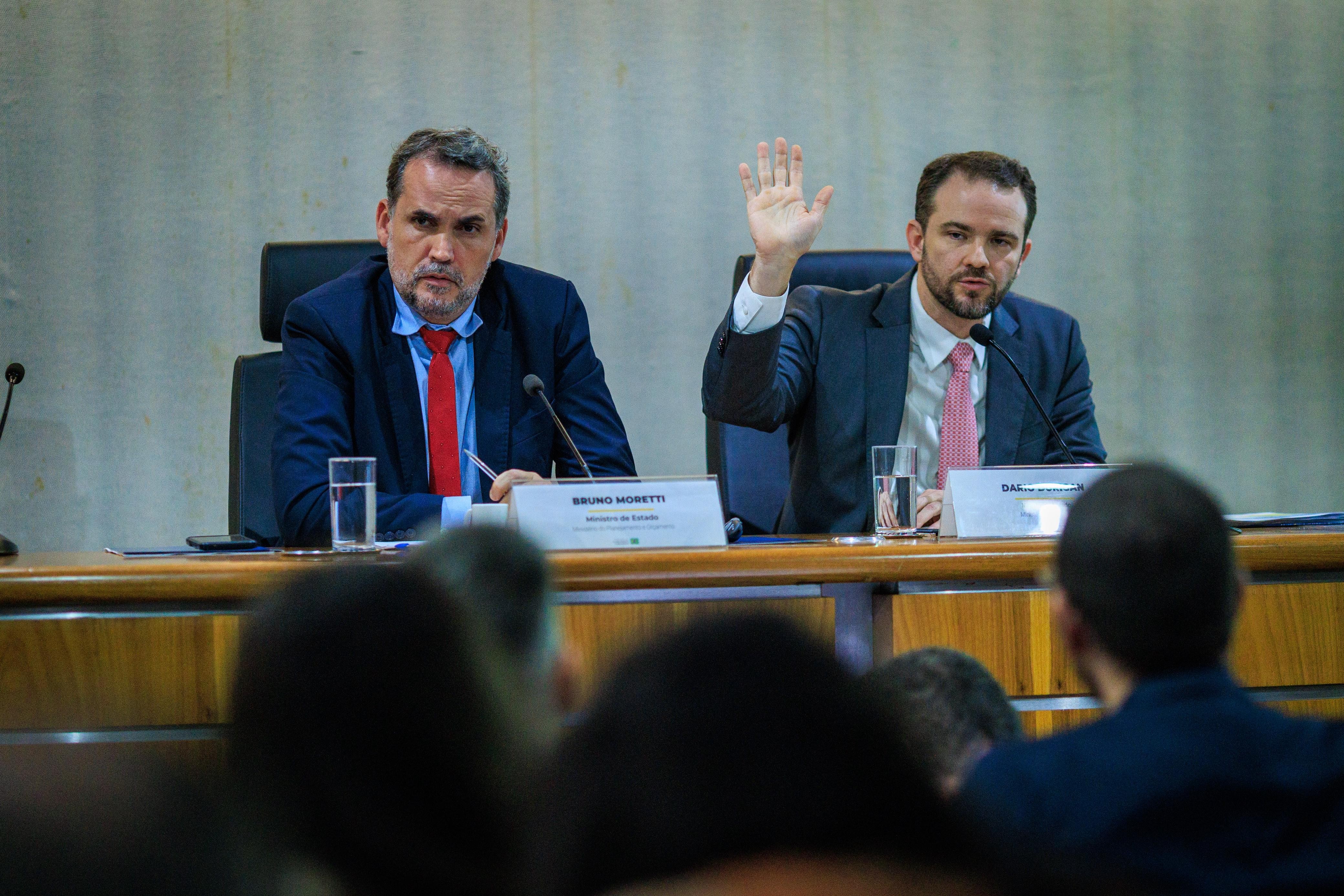 Sem reajuste no Bolsa Família, R$ 44 bilhões de emendas e socorro a estatais: entenda o Orçamento de 2027 - QTU Questões do Universo