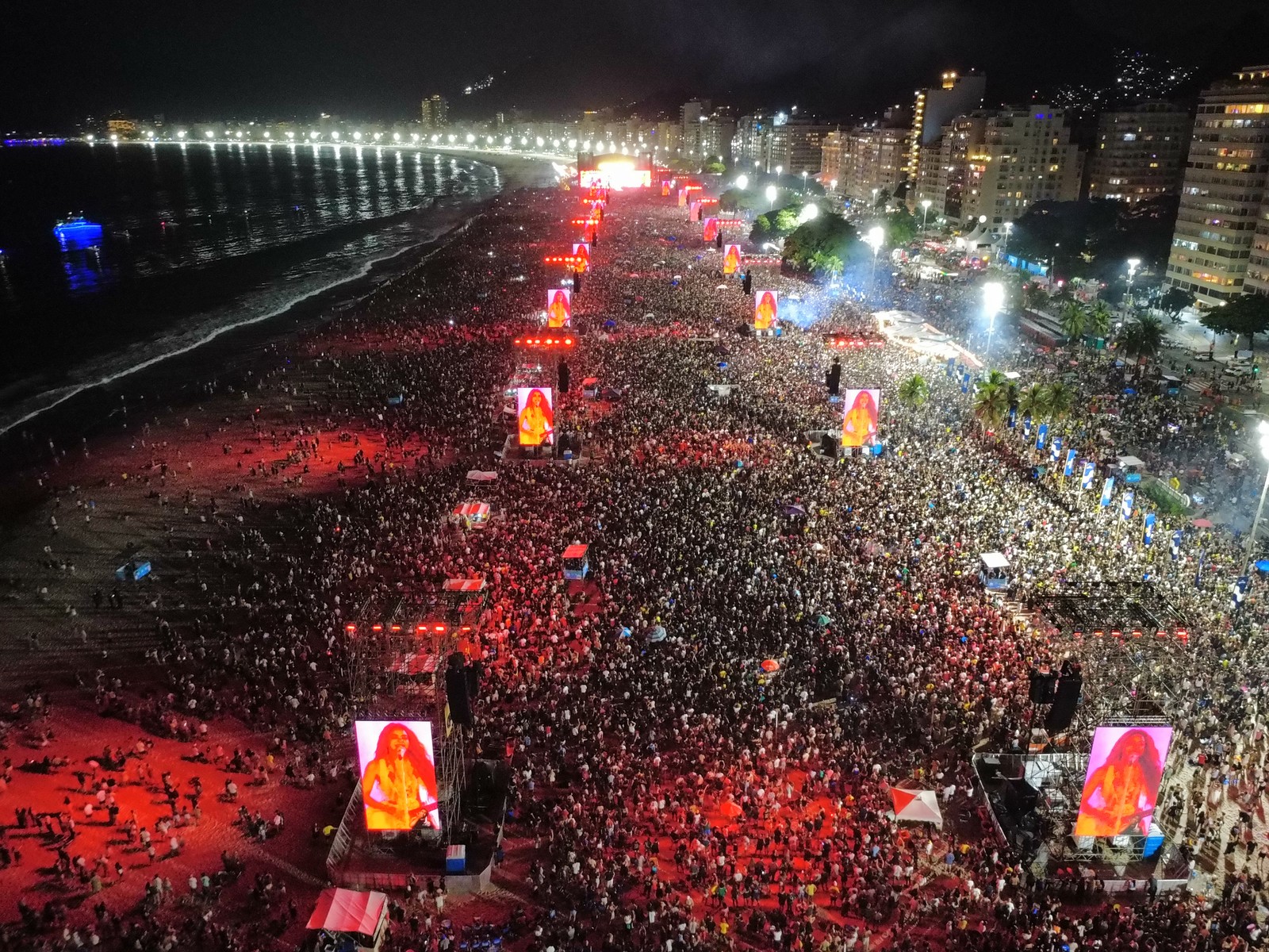 Show de Shakira em Copacabana — Foto: Custódio Coimbra / Agência O Globo