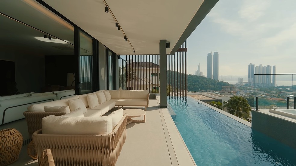Imóvel de R$ 28 milhões se destaca em Balneário Camboriú com design moderno e vista para o mar — Foto: Divulgação