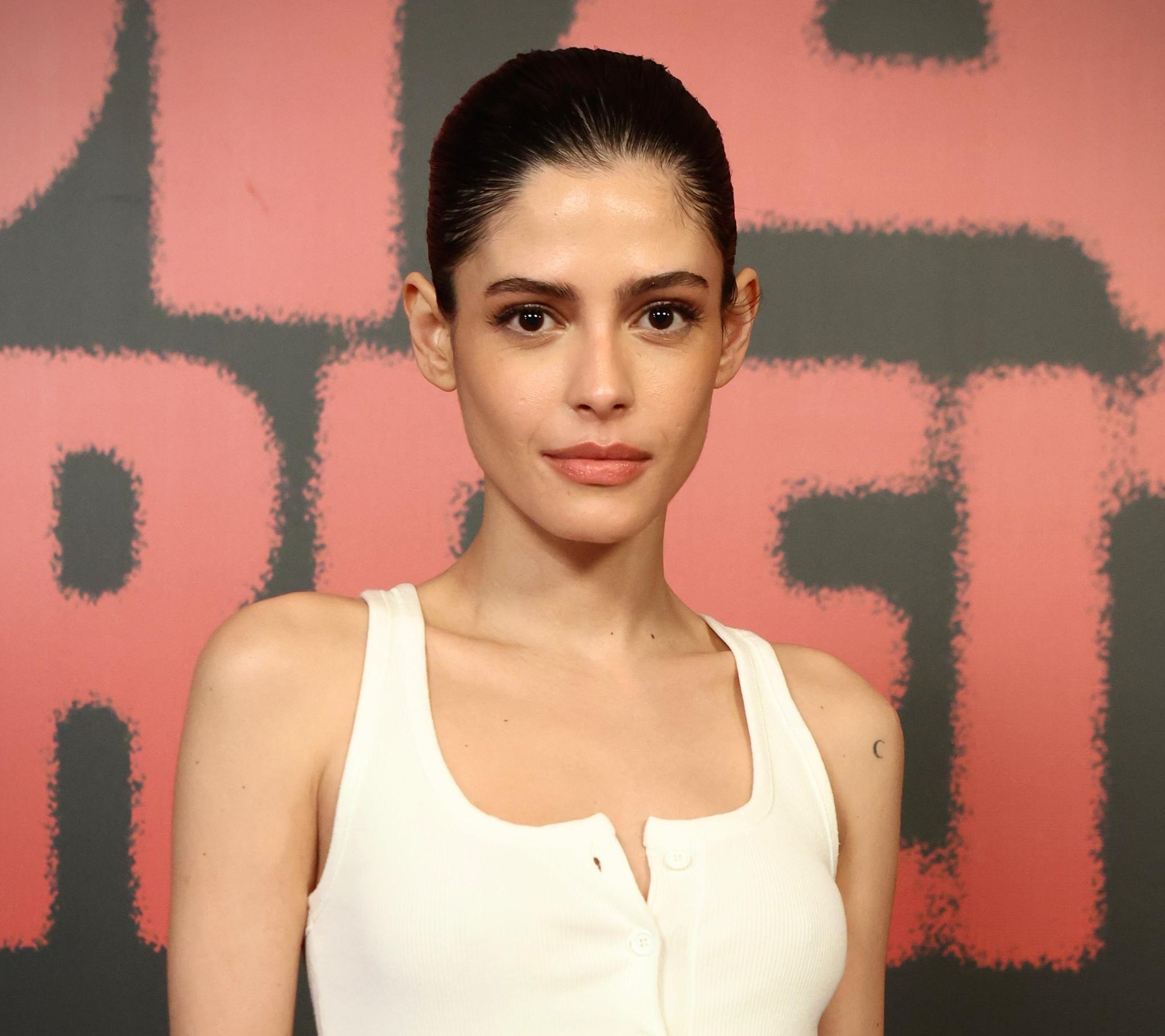 Por causa de novela, Julia Dalavia fica de fora do filme 'Até que a sorte nos separe 4'. Veja a substituta