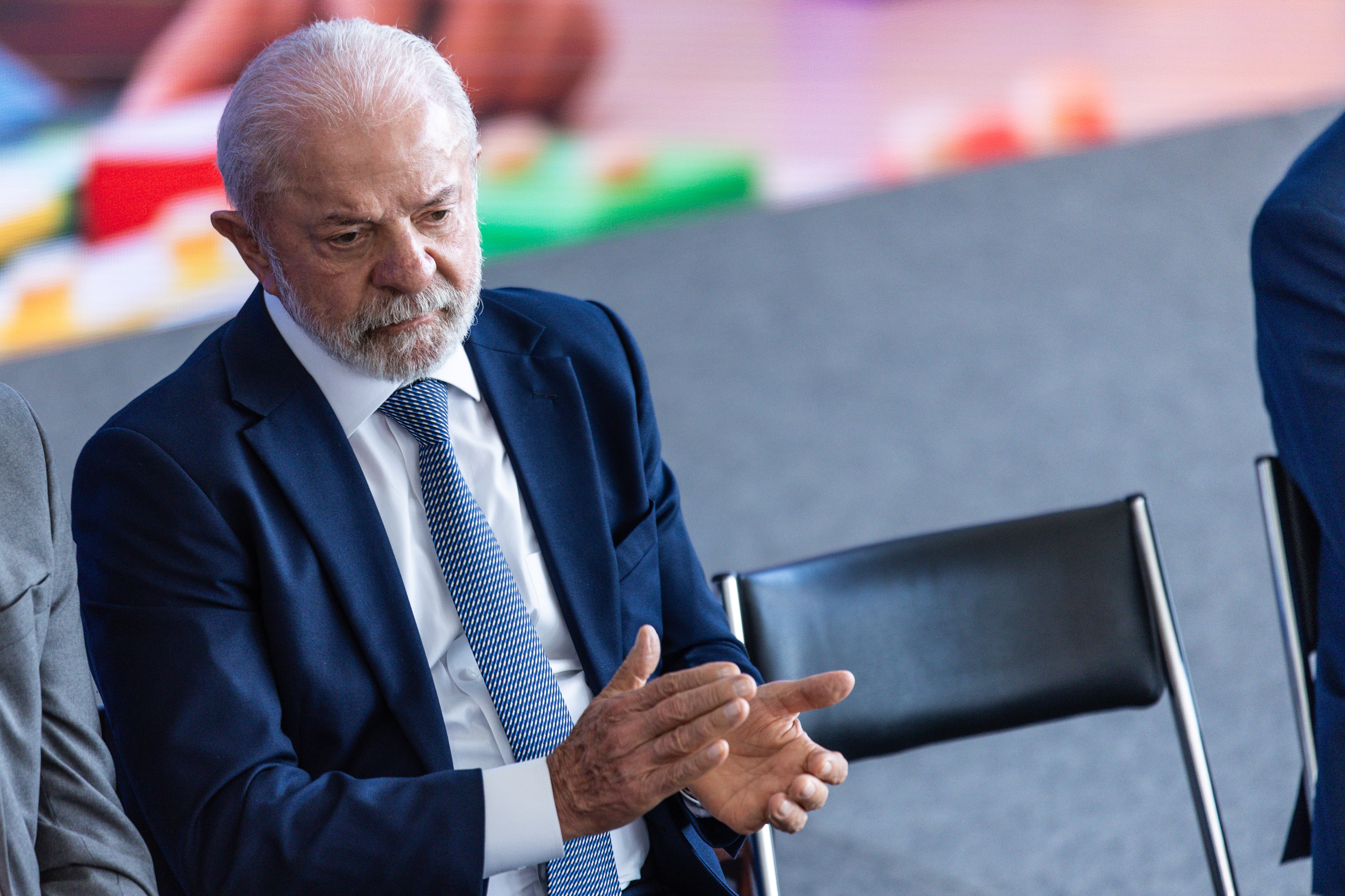 Lula defende ampliar regulação das redes sociais para evitar 'intromissão' externa em ano eleitoral