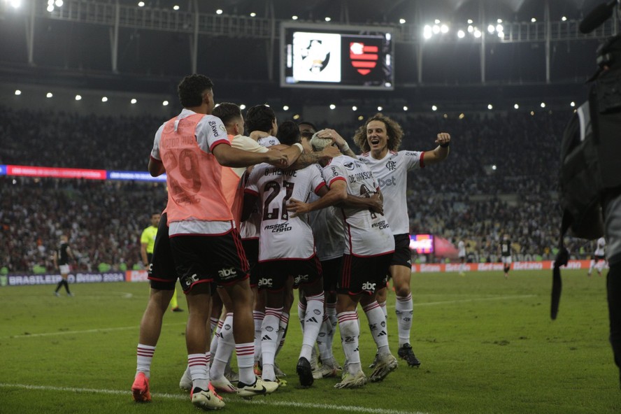Flamengo goleou o Vasco por 6 a 1 no Maracanã
