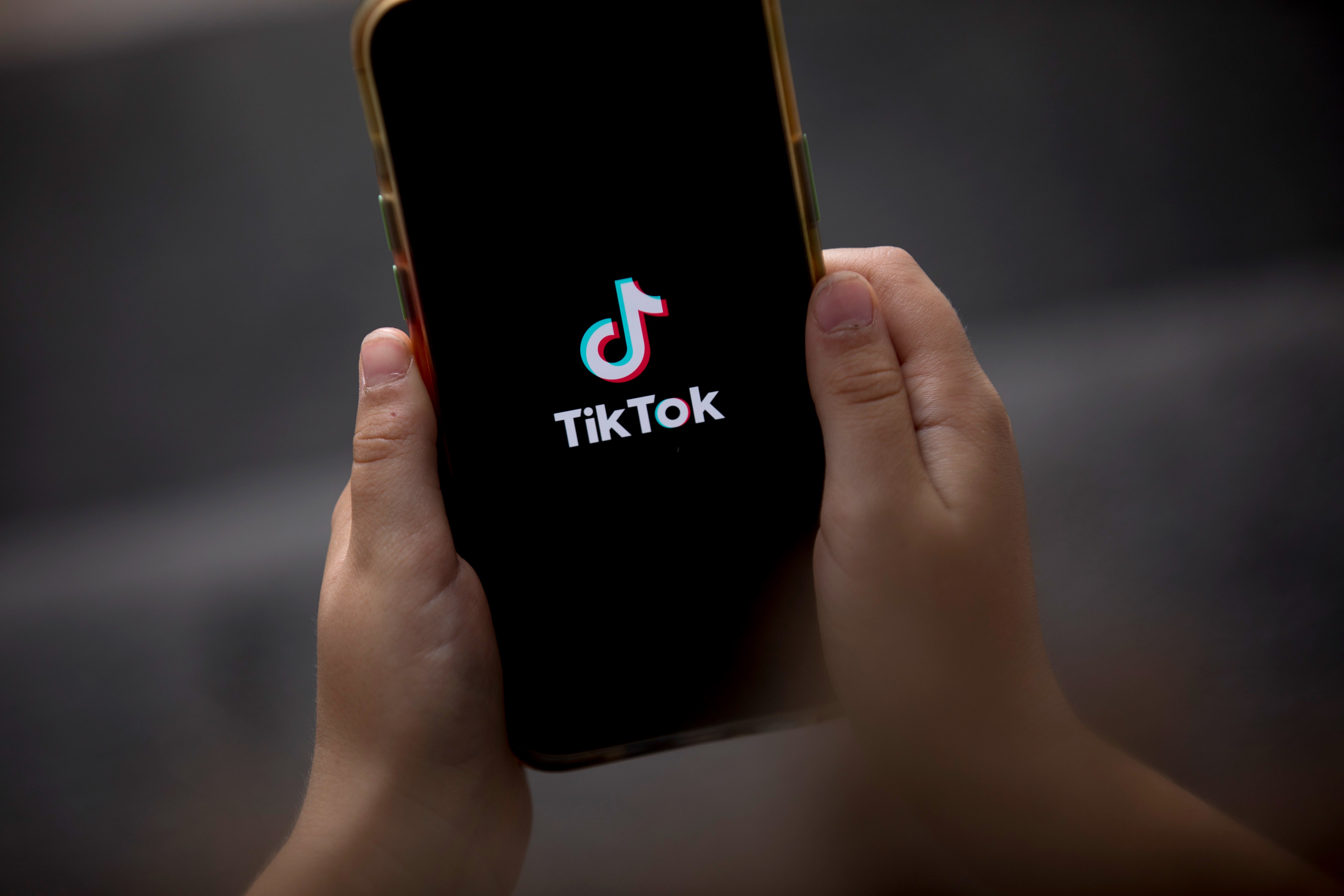 ONG acusa Facebook e TikTok de facilitar recrutamento de menores por grupos armados na Colômbia - QTU Questões do Universo