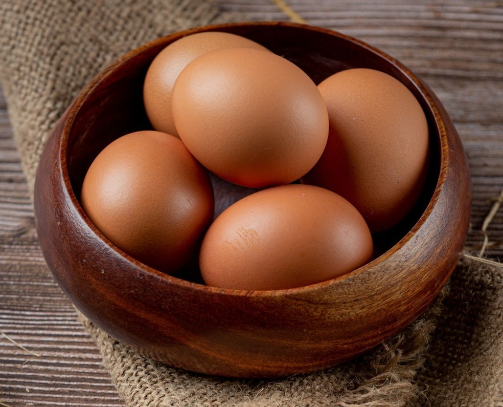 Os ovos estão entre os alimentos proteicos com melhor custo-benefício. — Foto: Freepik