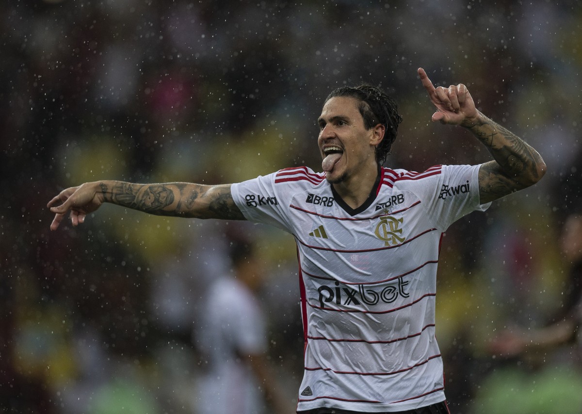 Pedro pode ser o primeiro atleta a ser artilheiro do Carioca por times