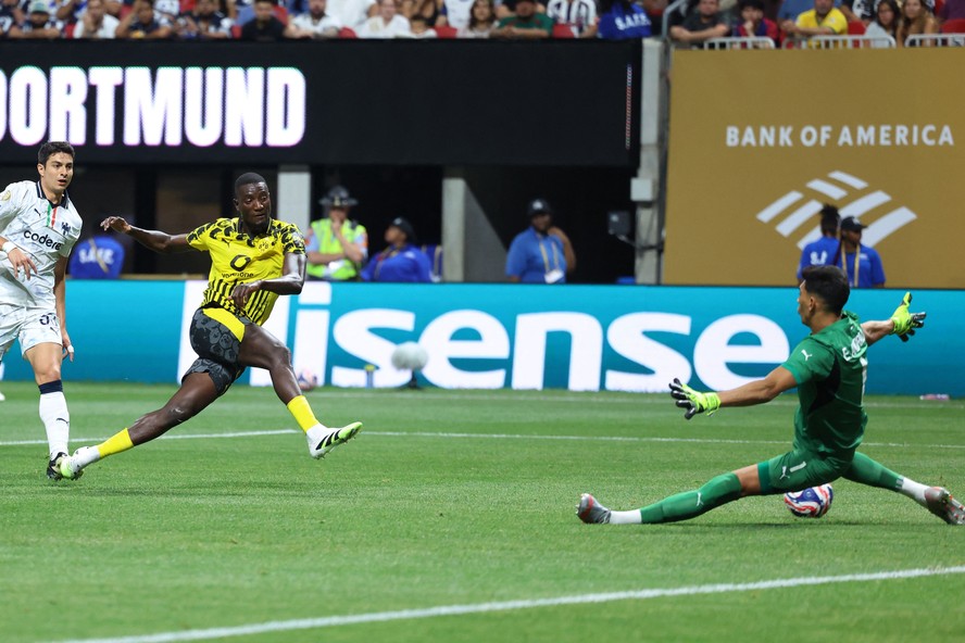 Serhou Guirassy faz os dois gols alem&atilde;es da partida