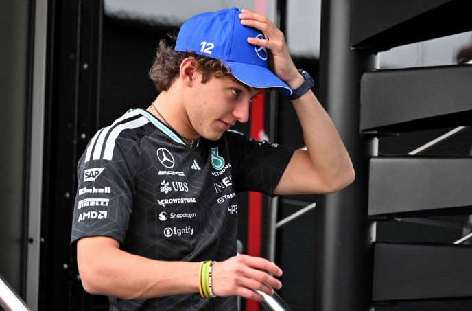 Líder da F1 é processado por ex-empresário na Itália