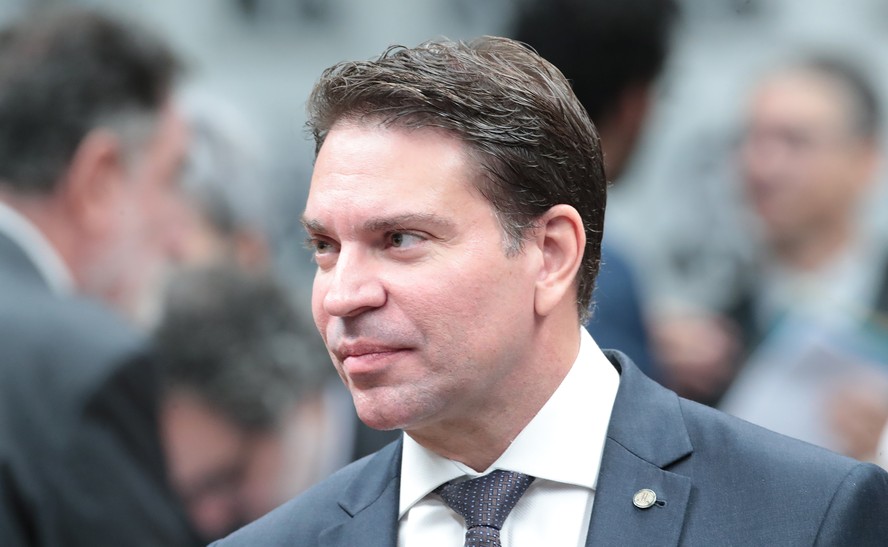 Prenda-me se for capaz: Ramagem é quarto bolsonarista a fugir para os EUA