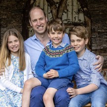 William com os filhos Charlotte, Louis e George — Foto: Reprodução/redes sociais/Millie Pilkington
