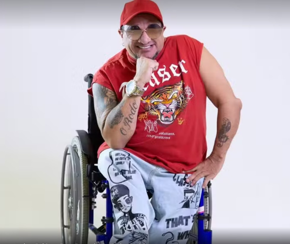 Cantor de pagode Kinho do Rodo morre após passar mal na Bahia