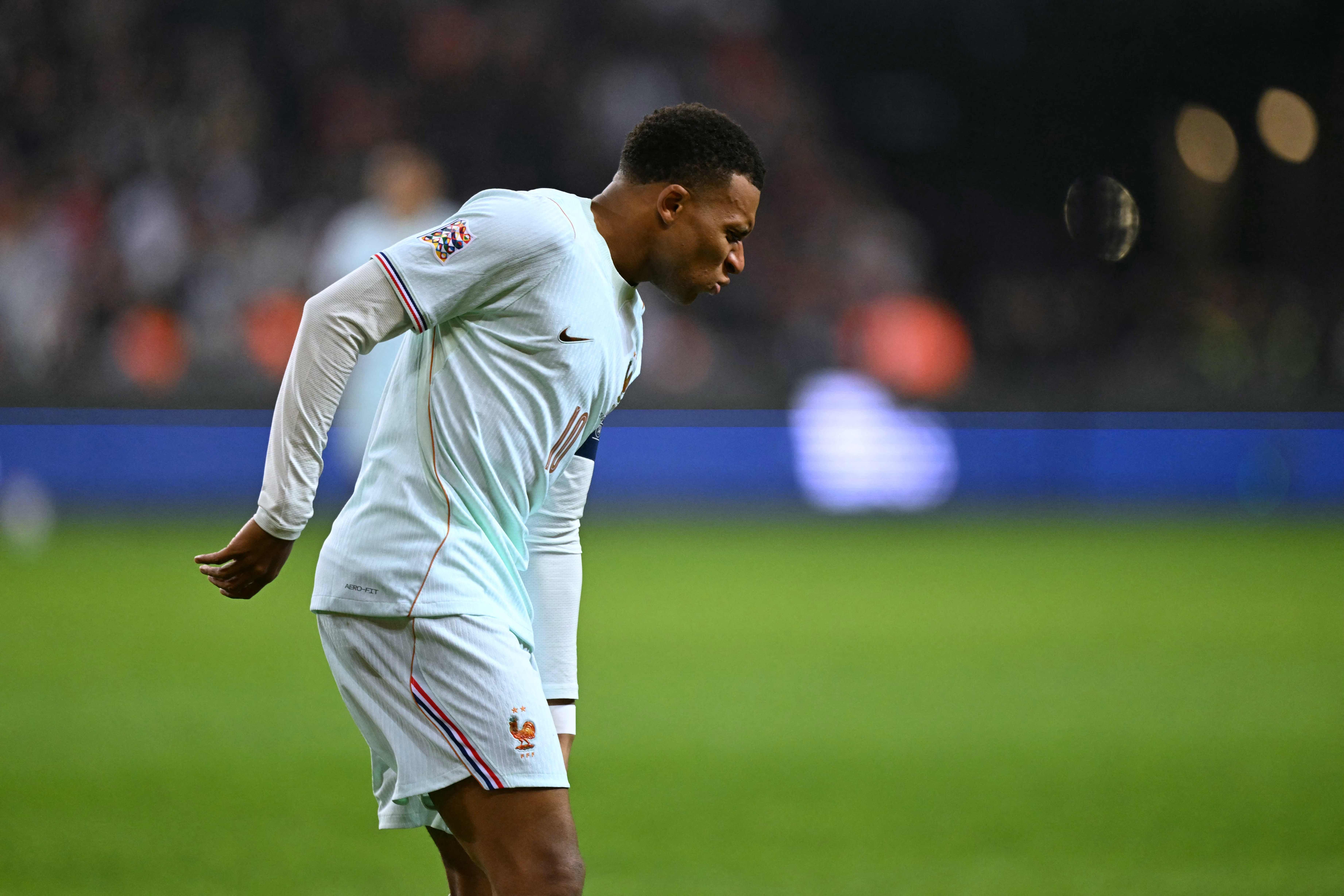 Cortado da seleção francesa por lesão no joelho, Mbappé pode voltar a tempo de Real x Barça