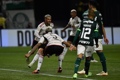 Assalto no Allianz': torcedores do Flamengo reclamam de pênalti não marcado  em Everton Ribeiro - Lance!