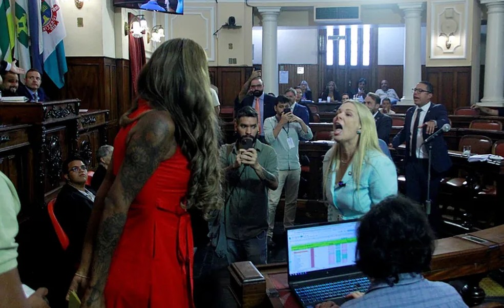 Vereadoras tiveram bate-boca ao fim da sessão — Foto: Sérgio Gomes