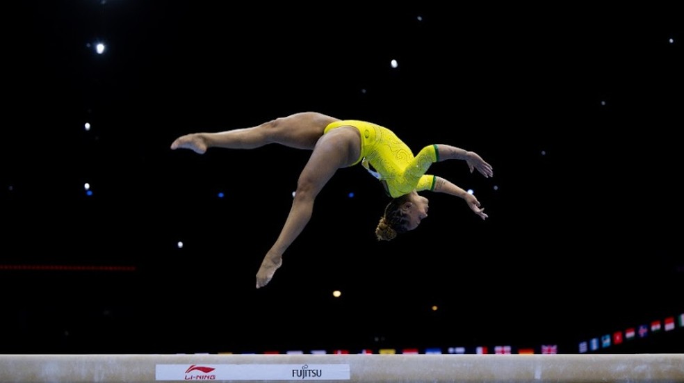 Flávia Saraiva: terceira melhor na trave, nas classificatórias do Mundial de Roterdã — Foto: MeloGym/CBG