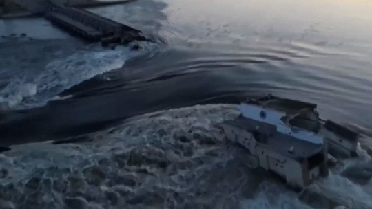 Vídeos mostram cidades alagadas após destruição da barragem de Nova Kakhovka, na Ucrânia