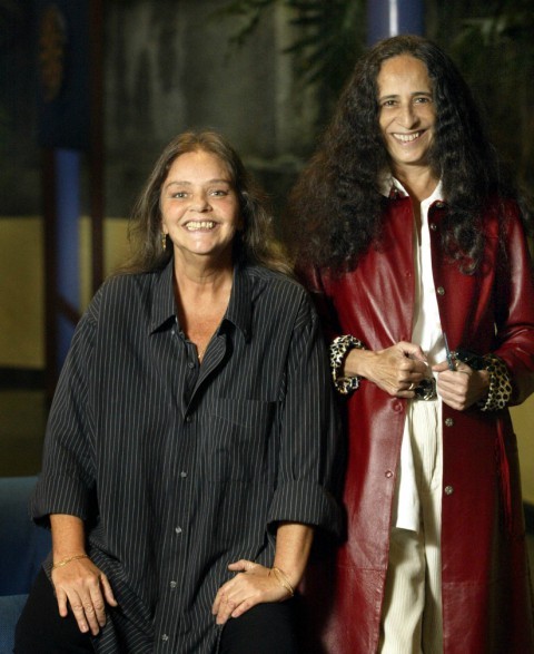Com Bethânia, nos anos 2000 — Foto: Leo Aversa