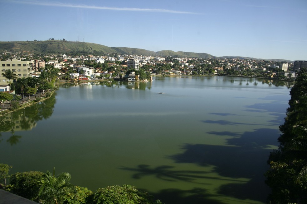 Sete Lagoas, como o próprio nome informa, a cidade comporta sete diferentes lagoas. A principal delas, Lagoa Paulino, fica bem no centro. — Foto: Reprodução