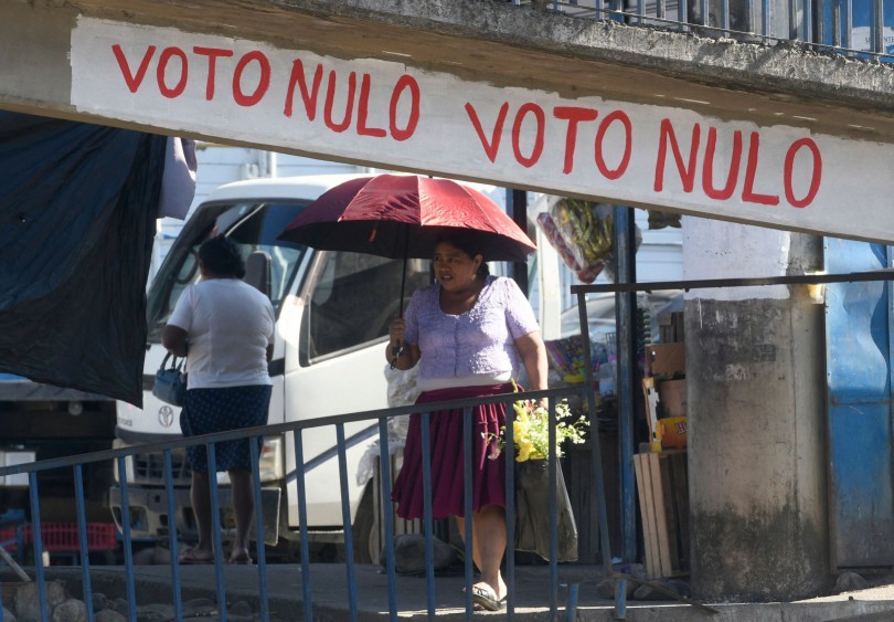 Discurso radical contra voto feminino ganha força com apoio dos EUA