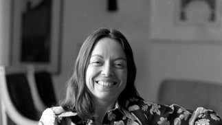 A escritora Nélida Piñon em 1976. Desde o início de sua carreira, autora buscou a renovação formal da linguagem. — Foto: Arquivo