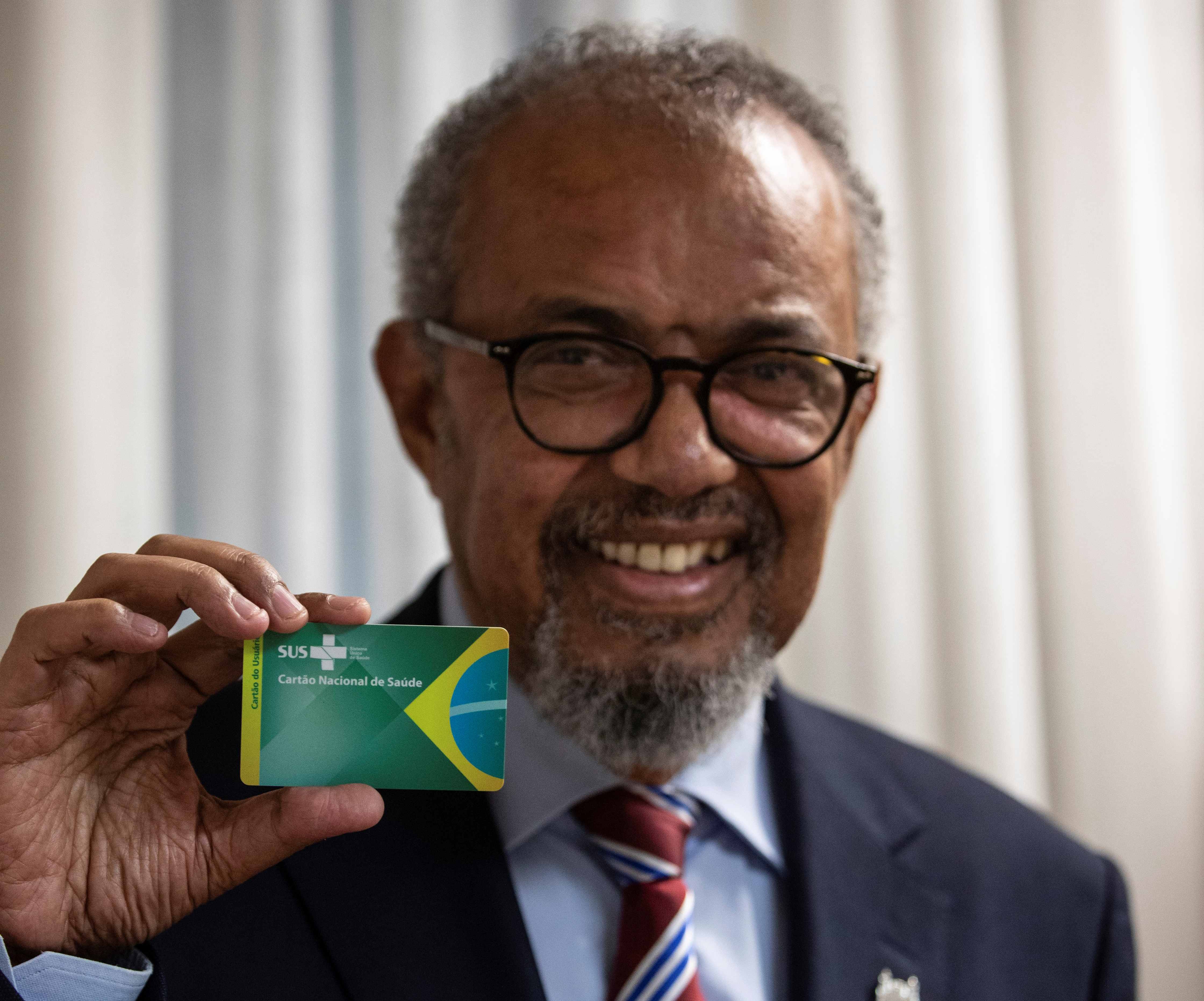 Diretor da OMS elogia SUS e destaca papel do Brasil na saúde global