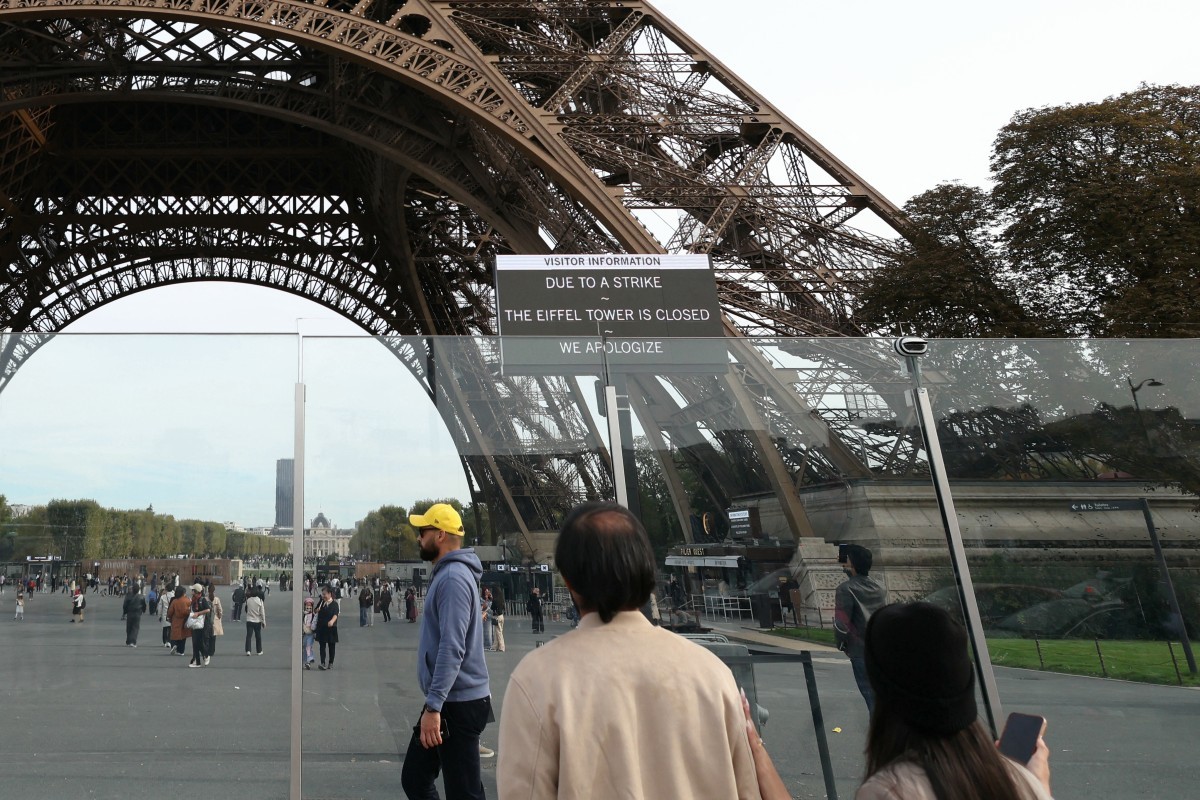 Torre Eiffel reabre após greve em protesto por exclusão de funcionárias mulheres durante visita de grupo hindu; entenda o caso