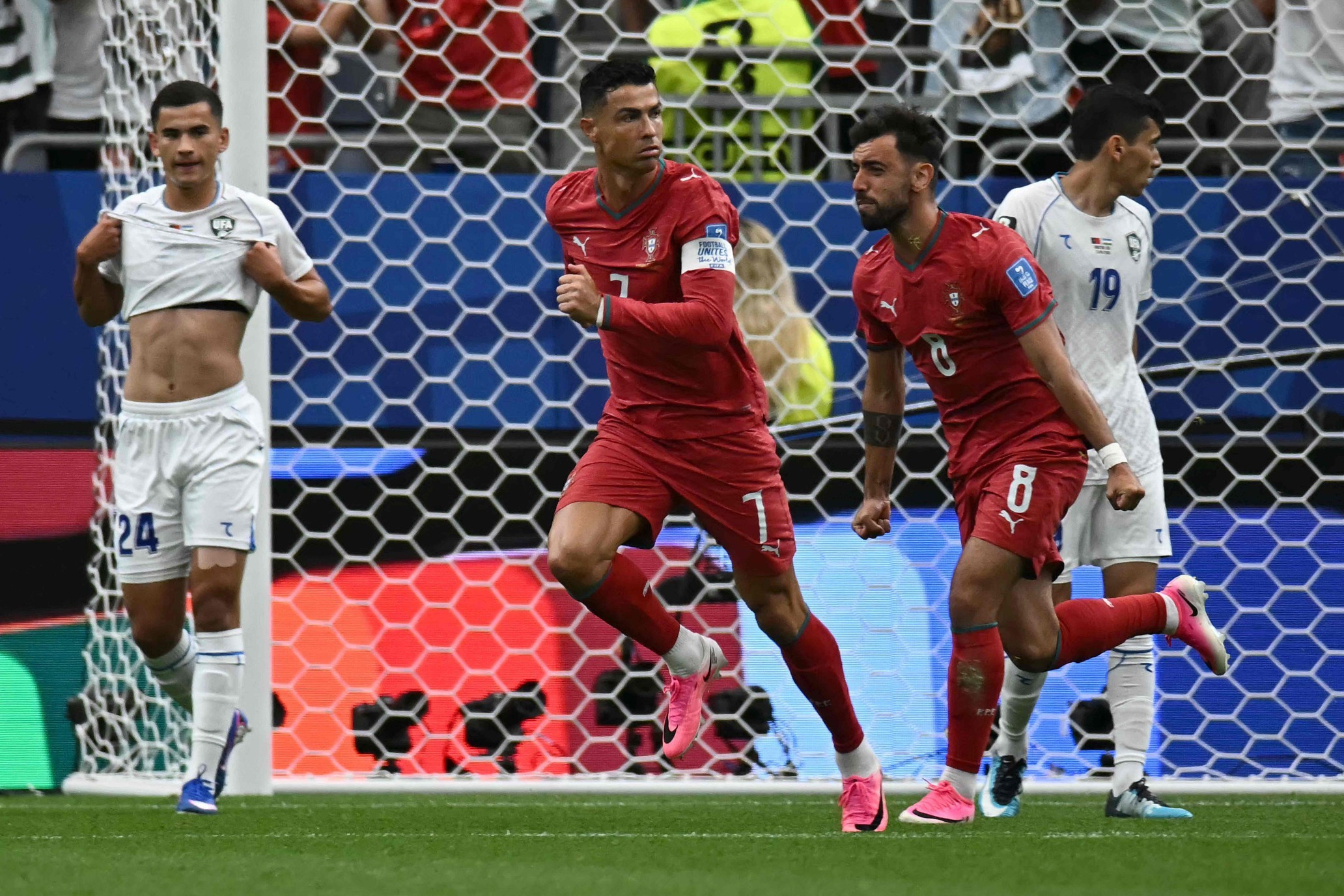Portugal 2 x 0 Uzbequistão: CR7 desencanta pela seleção lusa e iguala recorde de Eusébio