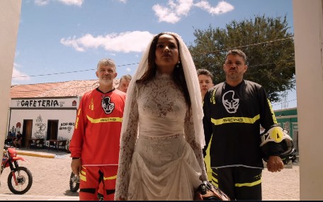 Juliette grava filme de ação com o noivo Kaique Cerveny antes do casamento; assista