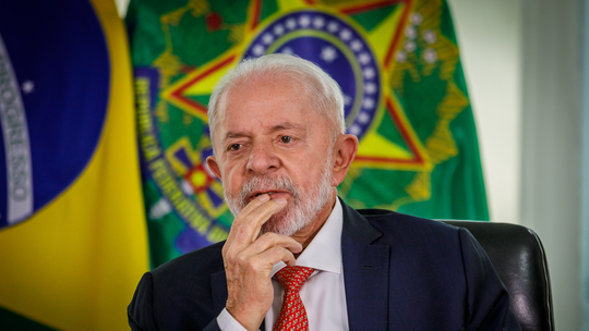 Lula se reúne com número 2 do Itamaraty para discutir situação da Venezuela