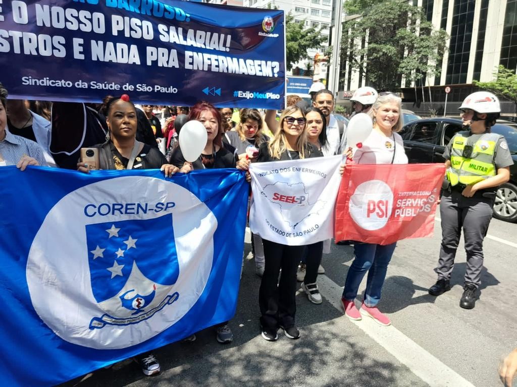 Em São Paulo, manifestação de enfermeiros teve o reforço dos servidores públicos da saúde  — Foto: Divulgação