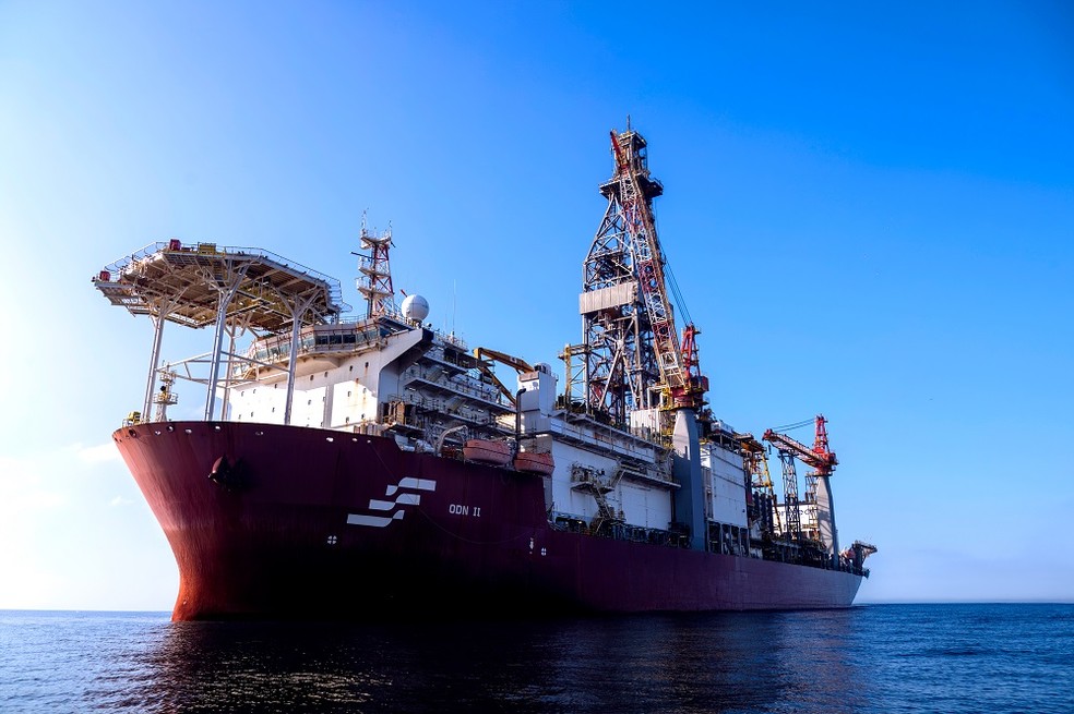 Petrobras fará pesquisa exploratória em águas profundas do Amapá, a 500 km da foz do rio Amazonas e a 175 km da costa, na Margem Equatorial brasileira; na foto, a sonda de perfuração NS-42 (ODN-II) — Foto: Divulgação Foresea